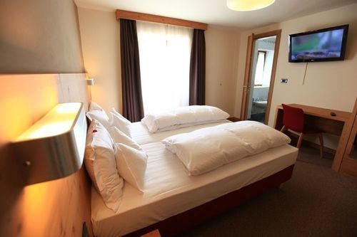 Col Di Lana Hotel 2*